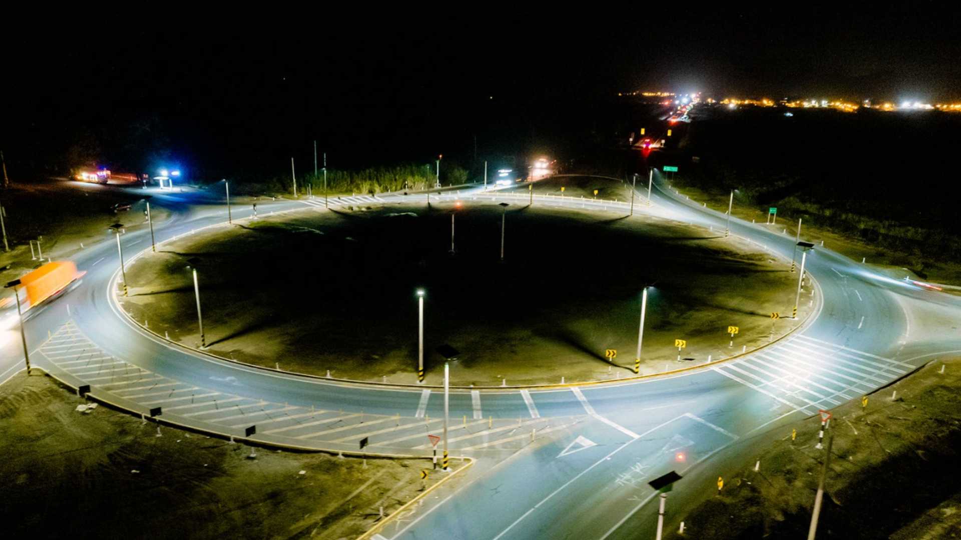 Aunor impulsa infraestructura vial inteligente con energía solar en 2026