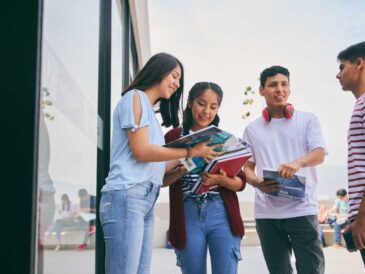 Domina el inglés y accede a becas y mejores empleos en el Perú