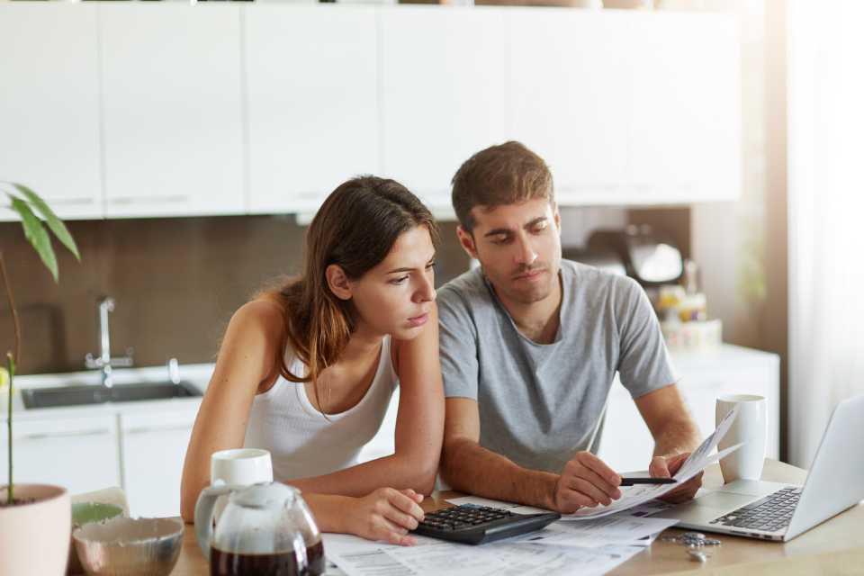 Gestión financiera en pareja: cómo cuidar tu historial con Sentinel