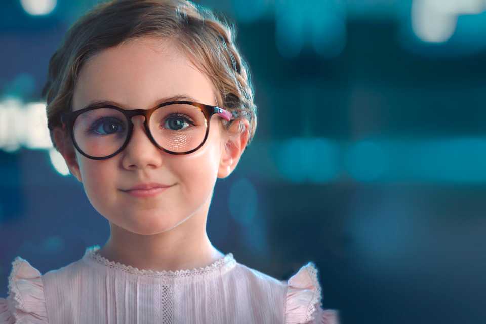 Lentes Essilor Stellest desaceleran la progresión de miopía infantil