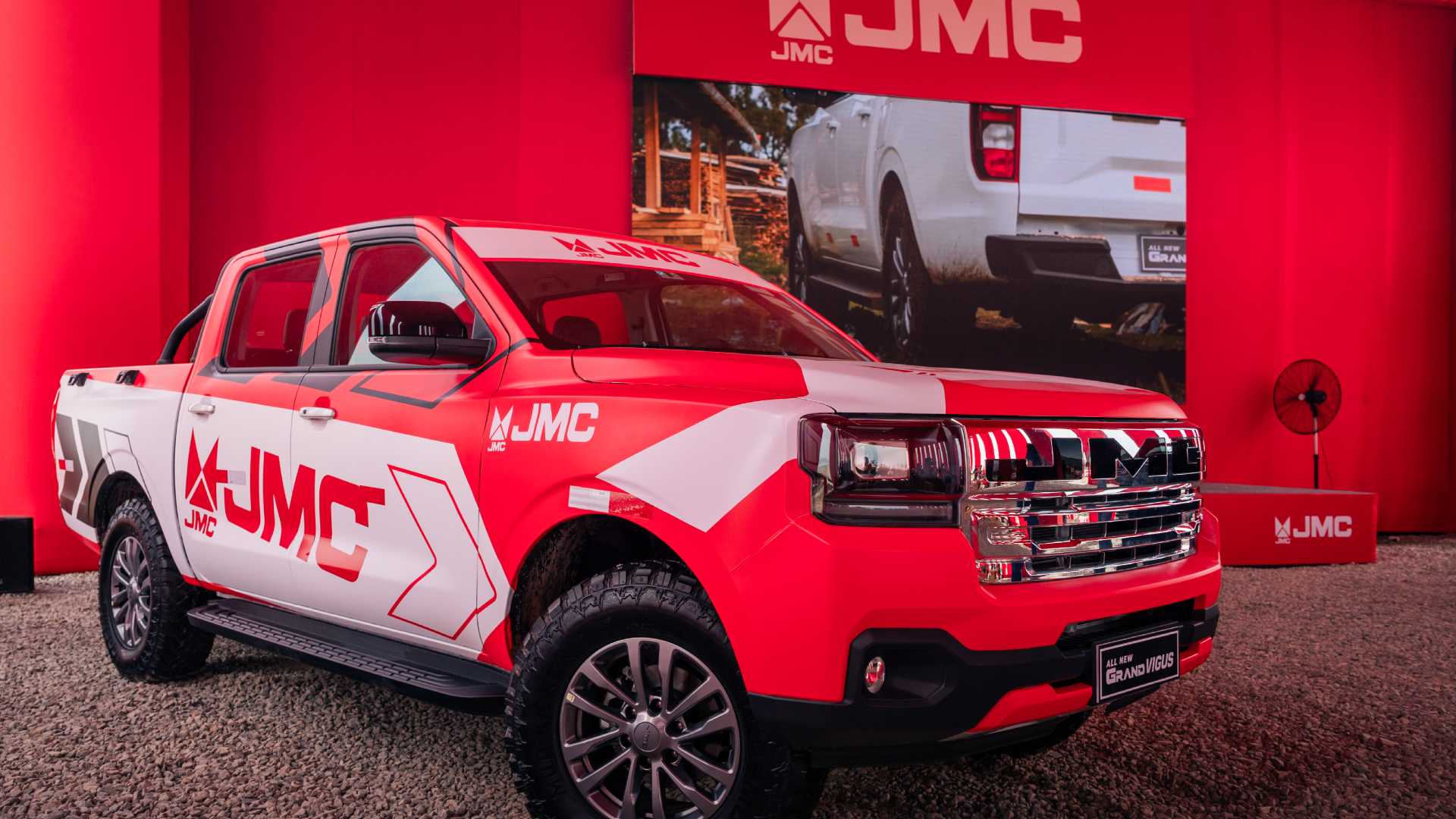 Pickups JMC con conectividad inalámbrica llegan al Perú