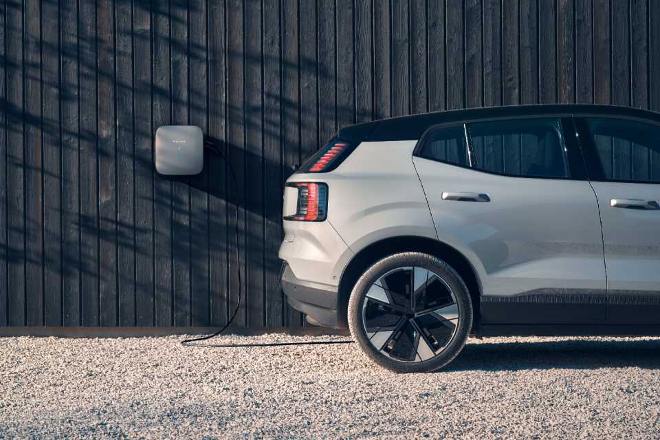Volvo lidera la electrificación del segmento premium en el Perú