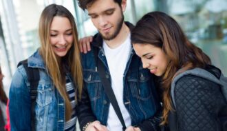 3 funciones del smartphone con IA para organizar el estudio