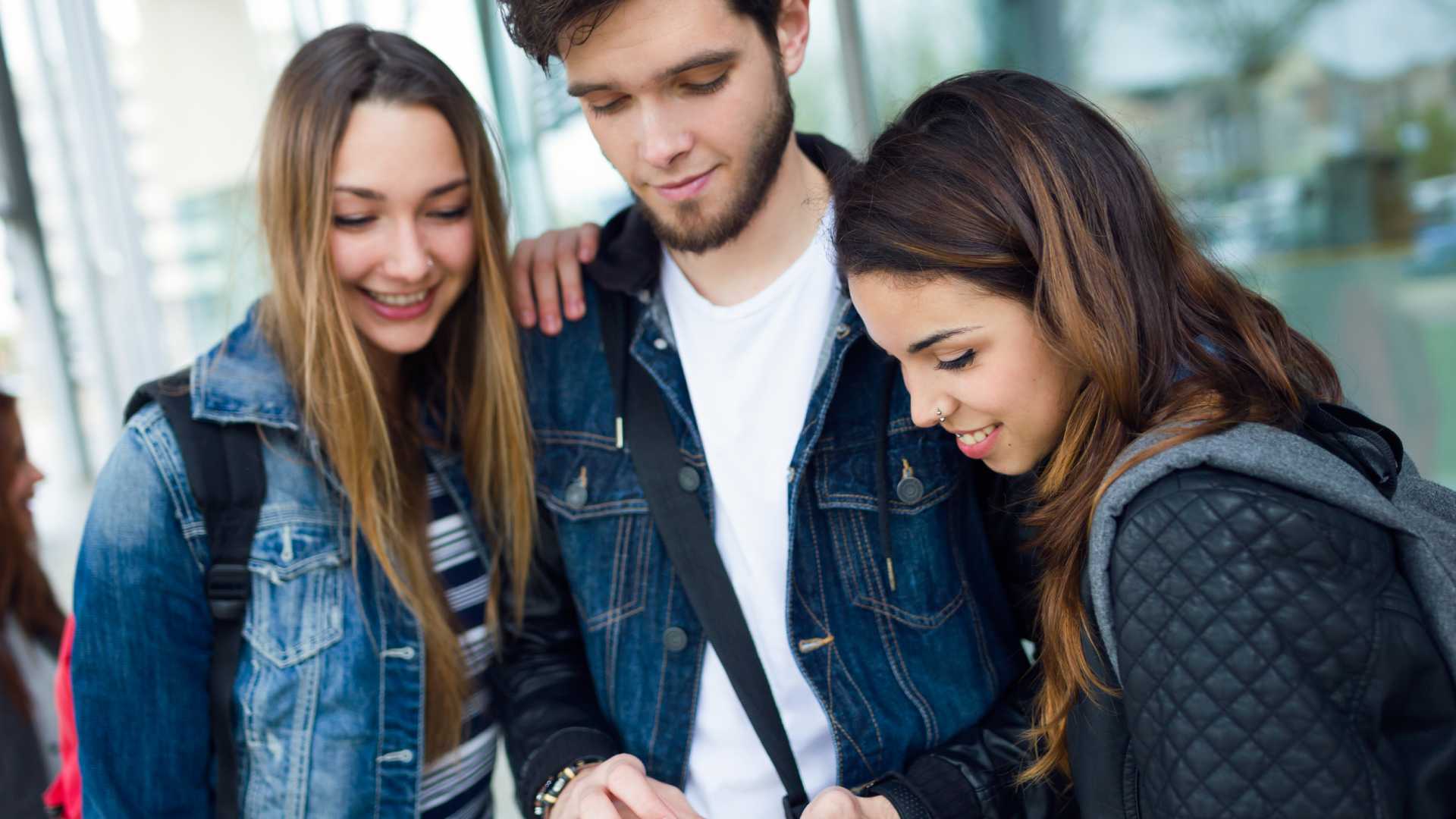 3 funciones del smartphone con IA para organizar el estudio