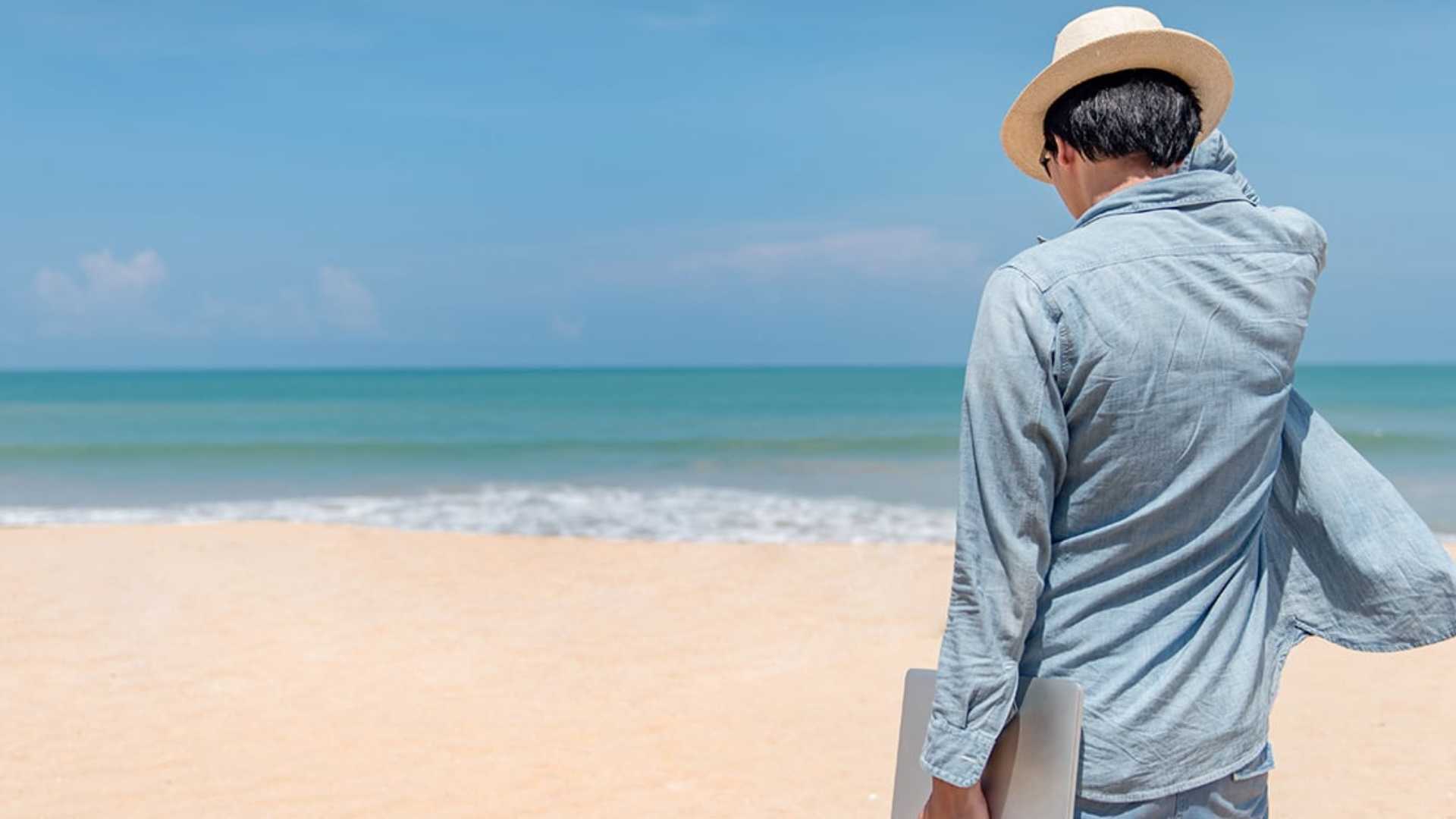 6 claves para elegir tu laptop con IA como nómada digital