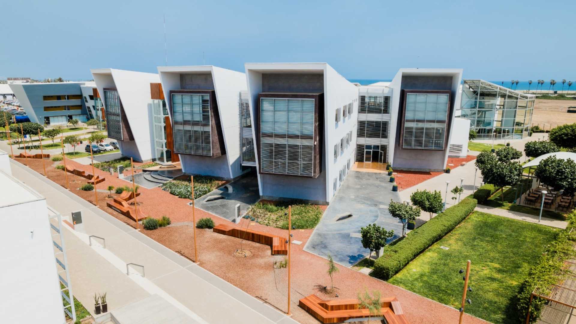 Competencia nacional de prompting en IA llega a Perú