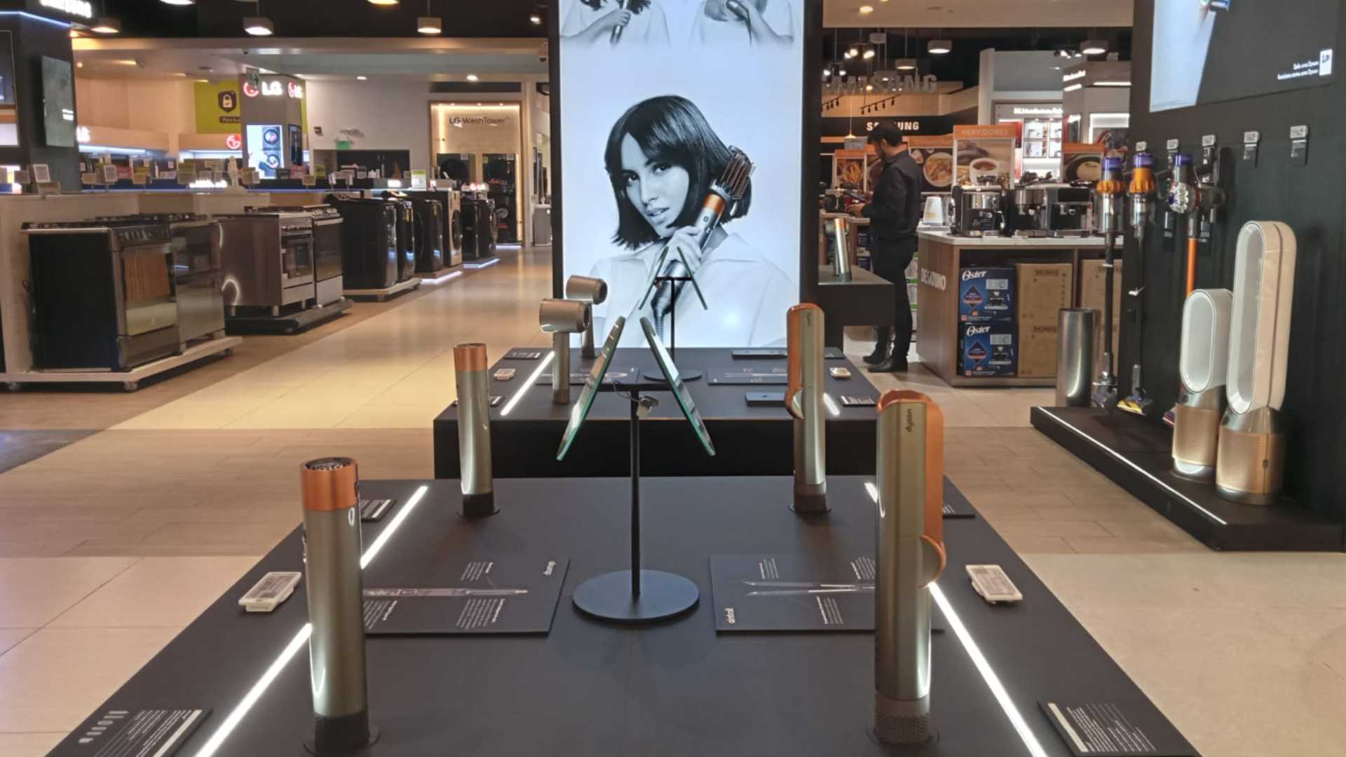 Dyson expande tecnología premium en Perú con nuevo corner