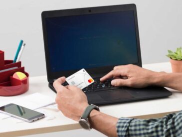 Guía digital para compras escolares seguras con tarjeta