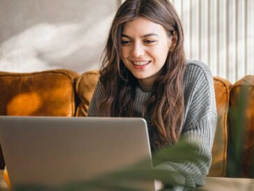 Ingresos digitales: cómo generar dinero extra este 2026