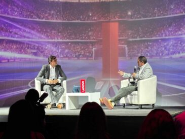 Lenovo lleva IA híbrida a Perú: Qira, datos y FIFA 2026