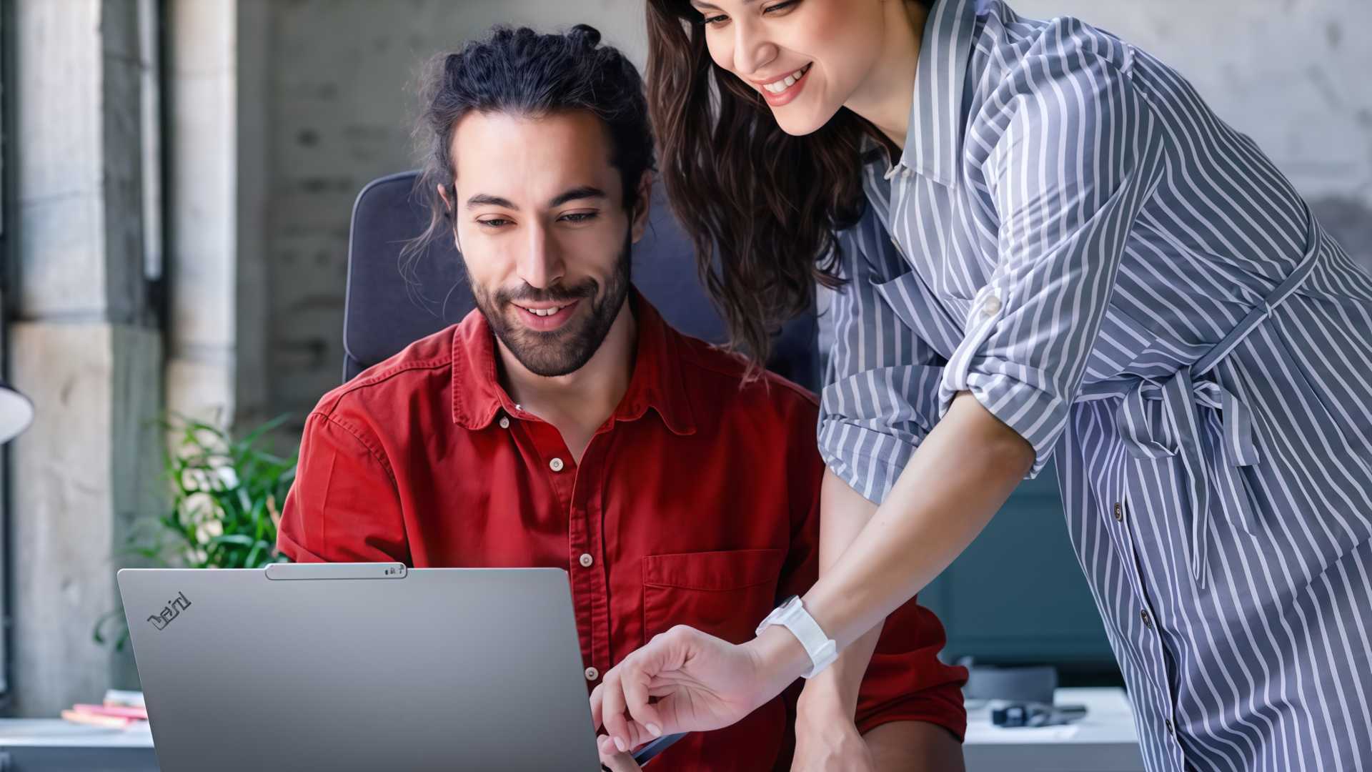 Lenovo y NVIDIA impulsan nueva era de IA híbrida