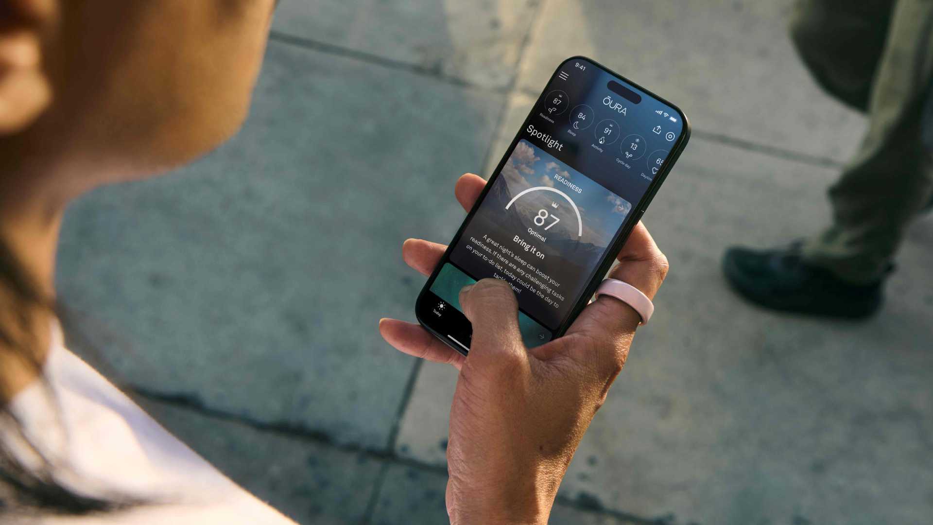 Oura Ring 4 llega a Perú: el anillo inteligente con IA