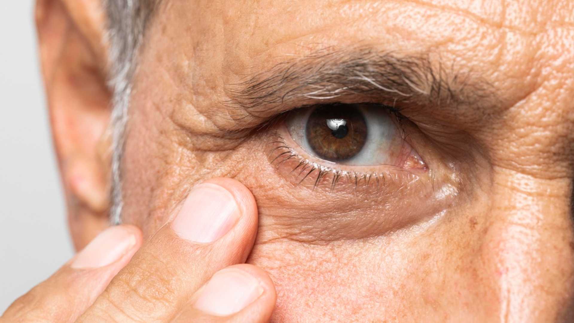 Pantallas y ojo seco: por qué el 45% de peruanos no rinde