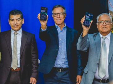 Entel activa datos satelitales para WhatsApp en Perú