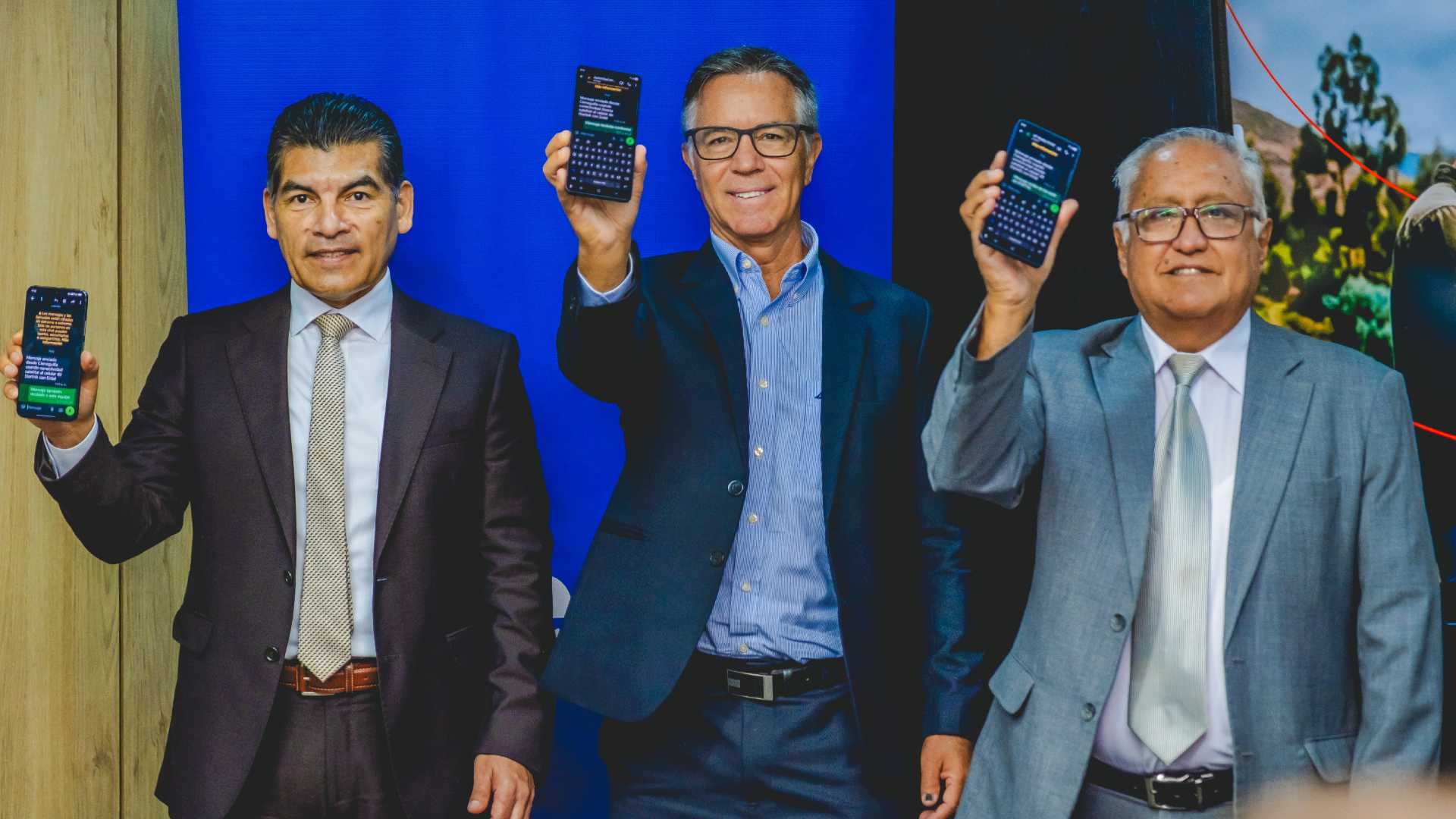 Entel activa datos satelitales para WhatsApp en Perú