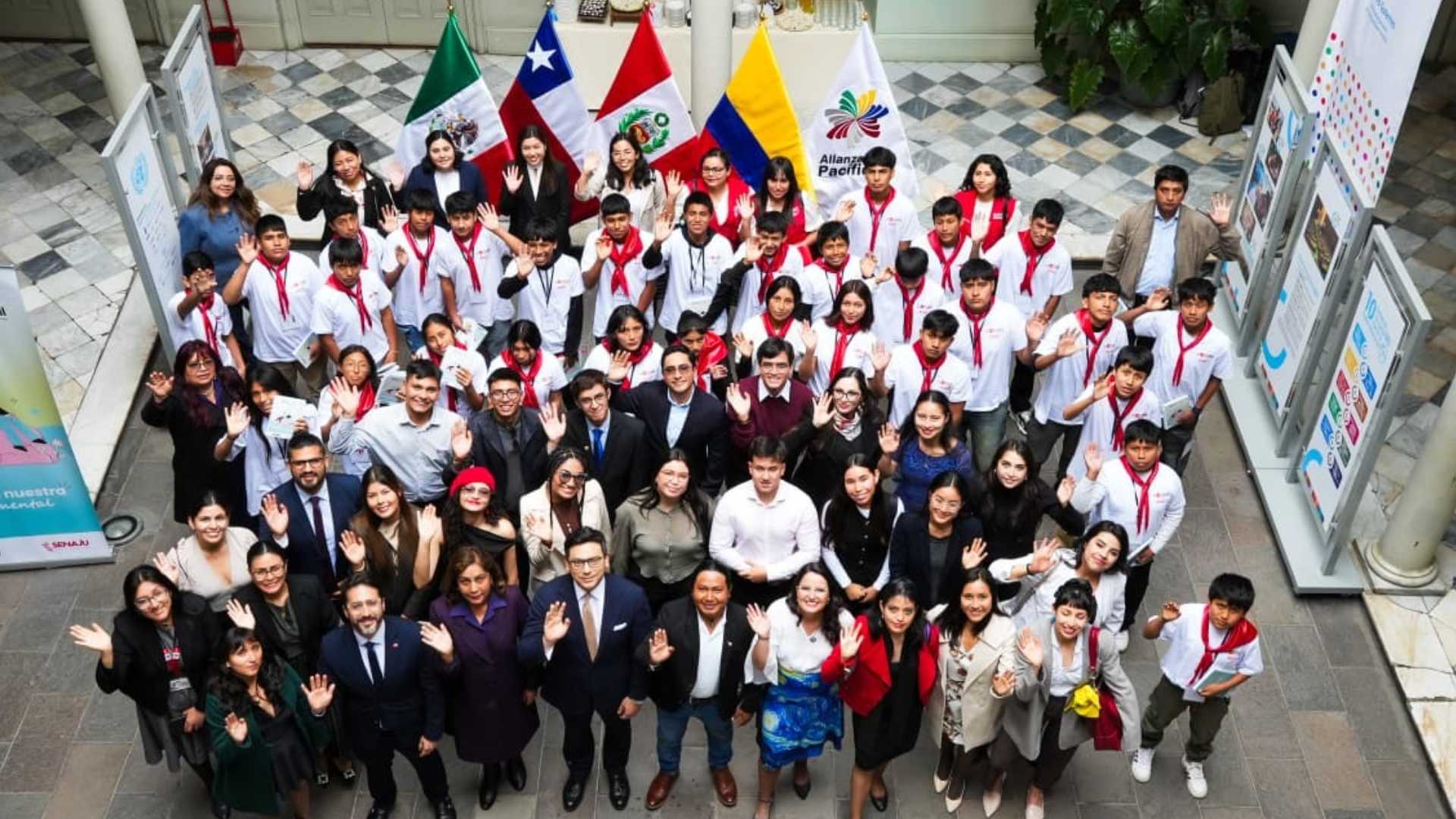 Jóvenes pueden postular online a programas en la Alianza del Pacífico