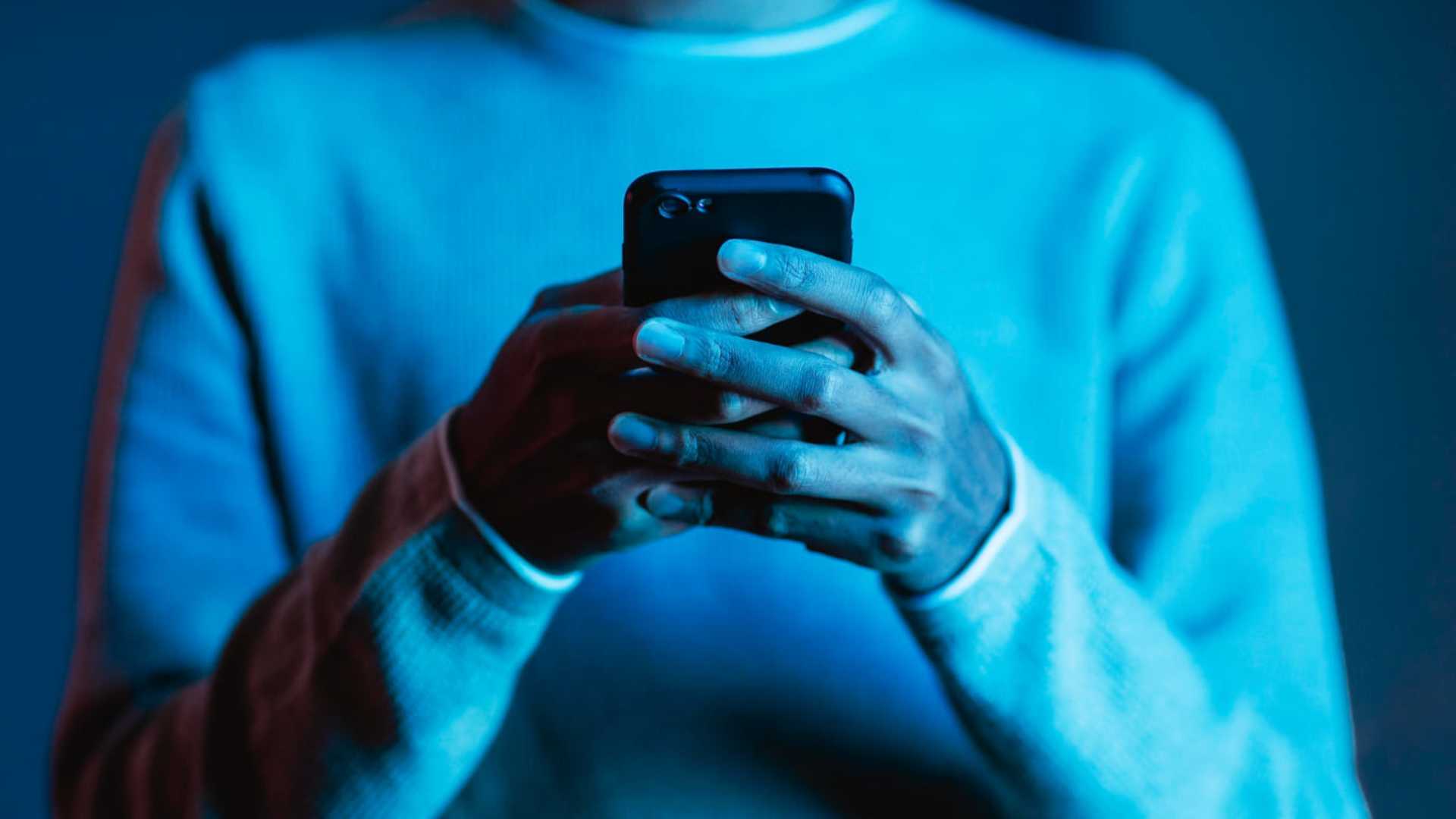 Malware SparkCat infiltra apps de App Store y Google Play