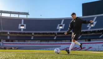 Airbnb abre el Monumental con experiencia digital para fans en 2026