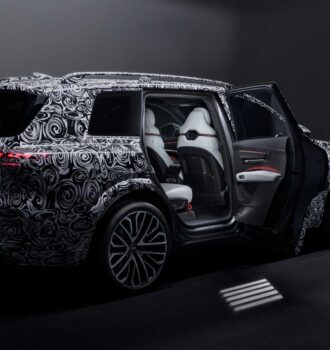 Audi Q9: interior inteligente con puertas automáticas y sonido 4D