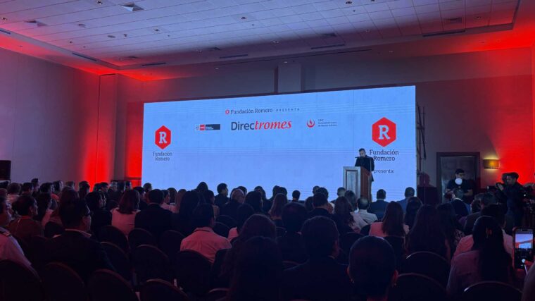 Diplomado virtual gratuito para 36 mil directivos escolares en Perú