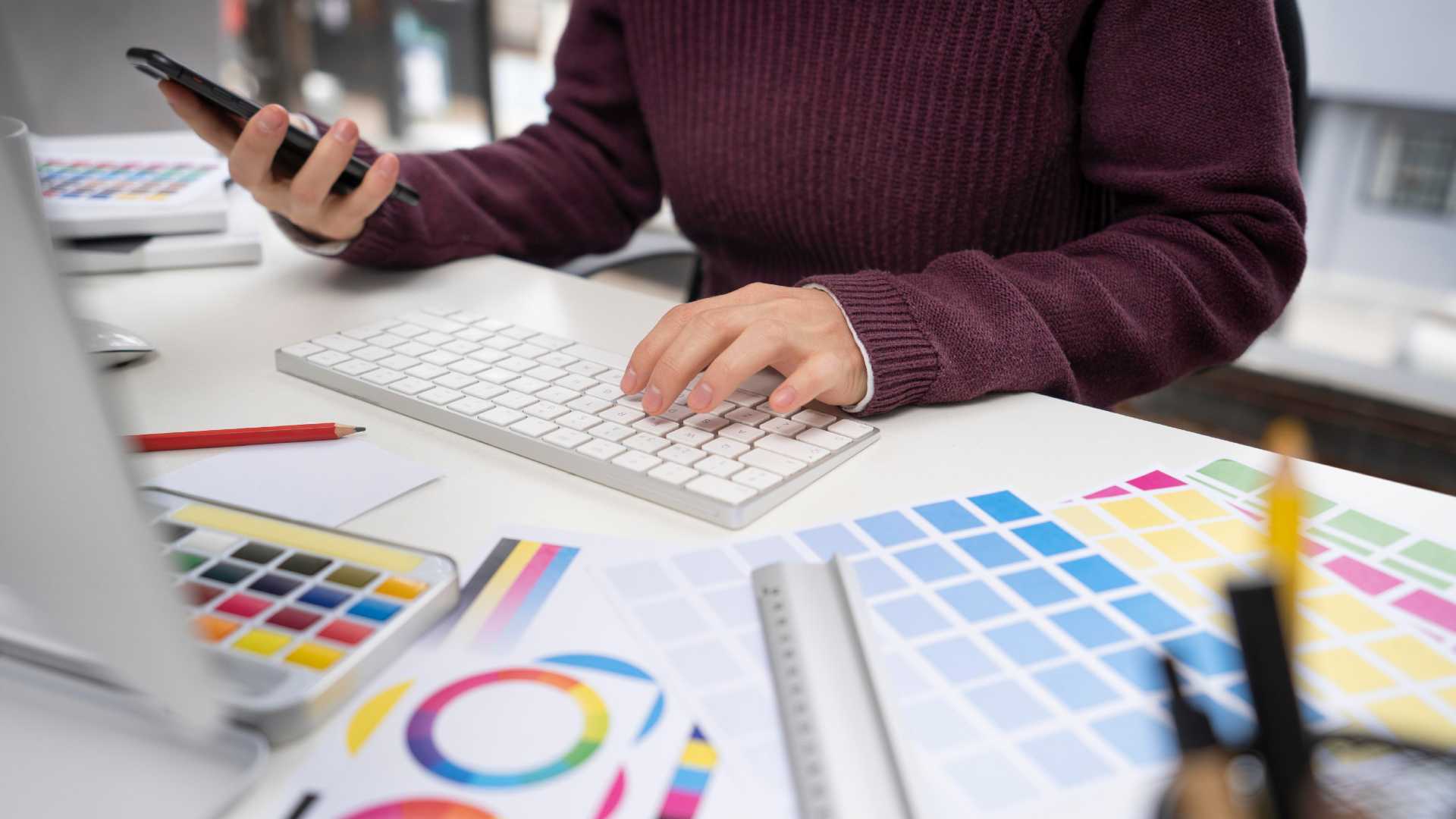 Diseño gráfico digital: claves para destacar en redes en 2026
