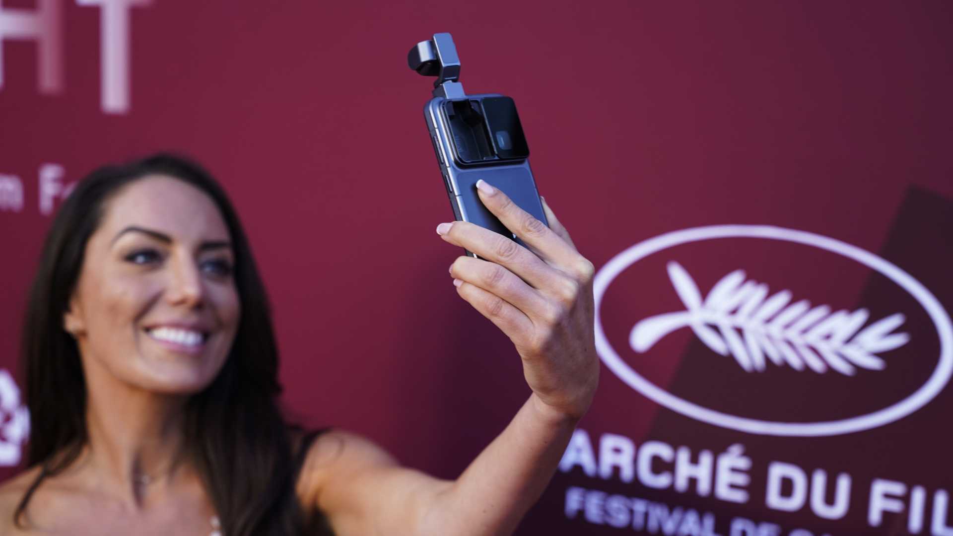HONOR Robot Phone: móvil con gimbal AI llega en Q3 2026
