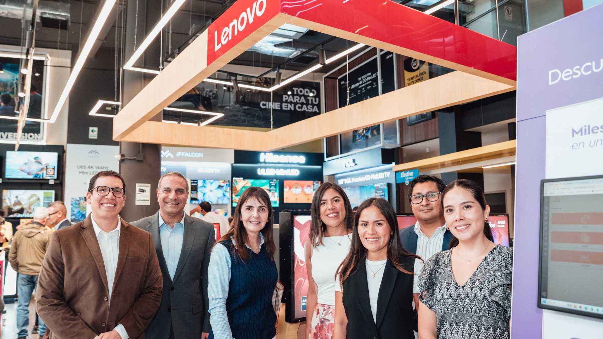 Lenovo abre zona AI PC en La Curacao con experiencia inteligente