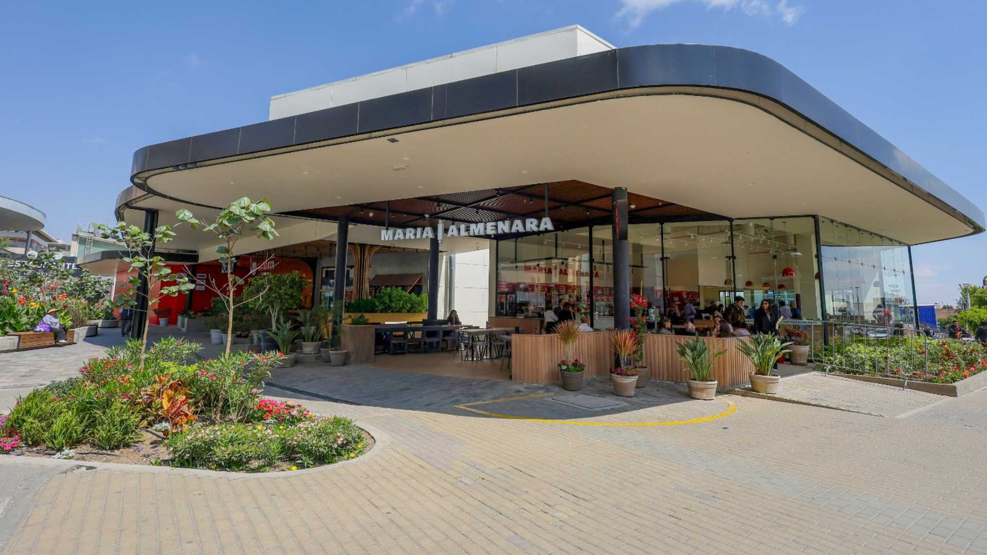 María Almenara abre su primera tienda en Arequipa