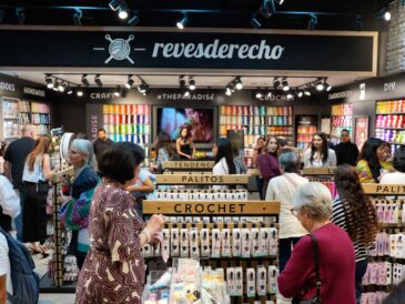 Revesderecho abre su primera tienda en Perú en Jockey Plaza