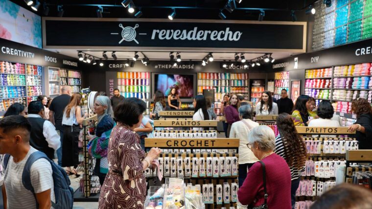 Revesderecho abre su primera tienda en Perú en Jockey Plaza