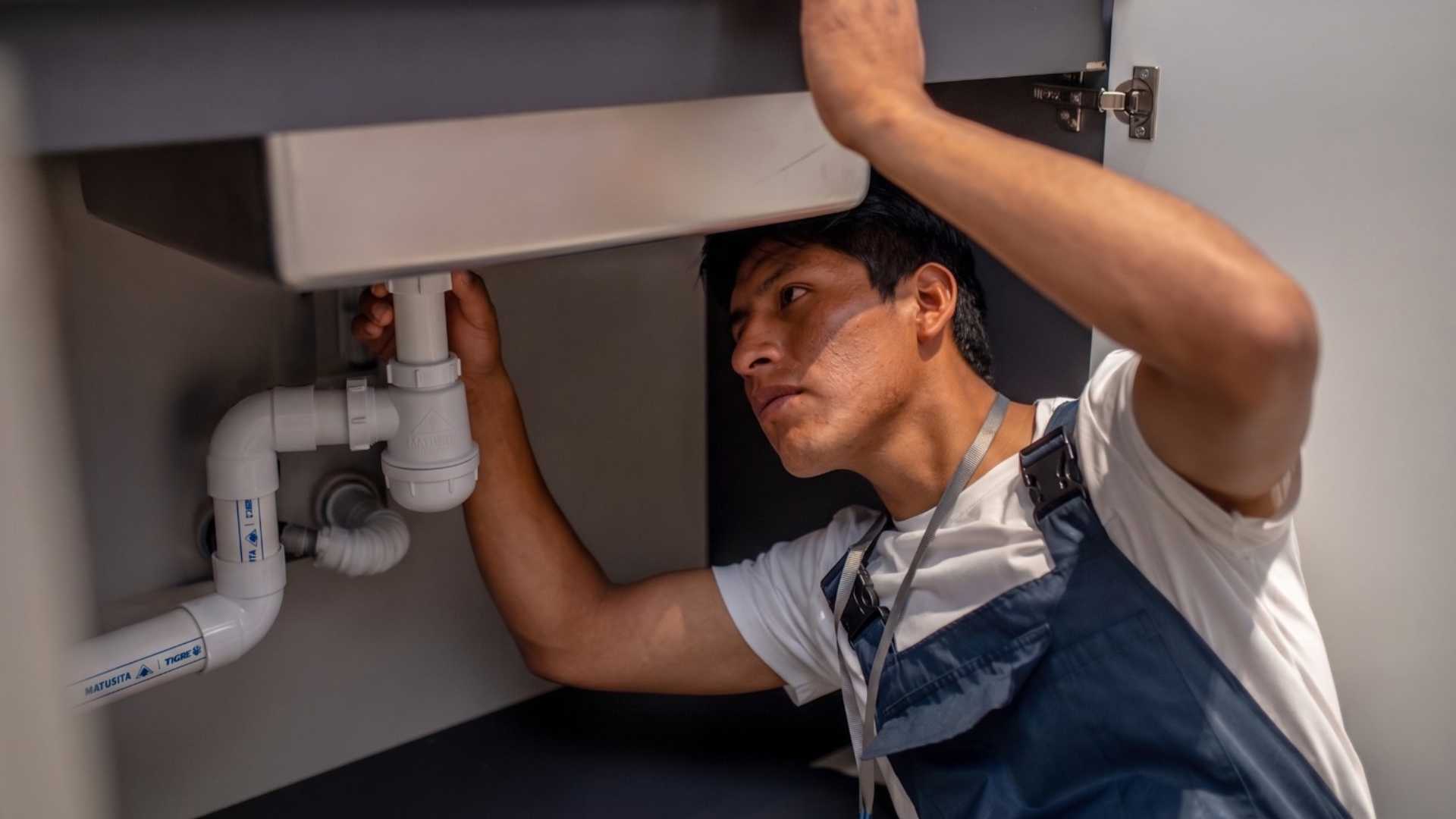 Fugas de agua: señales y acciones para evitar filtraciones
