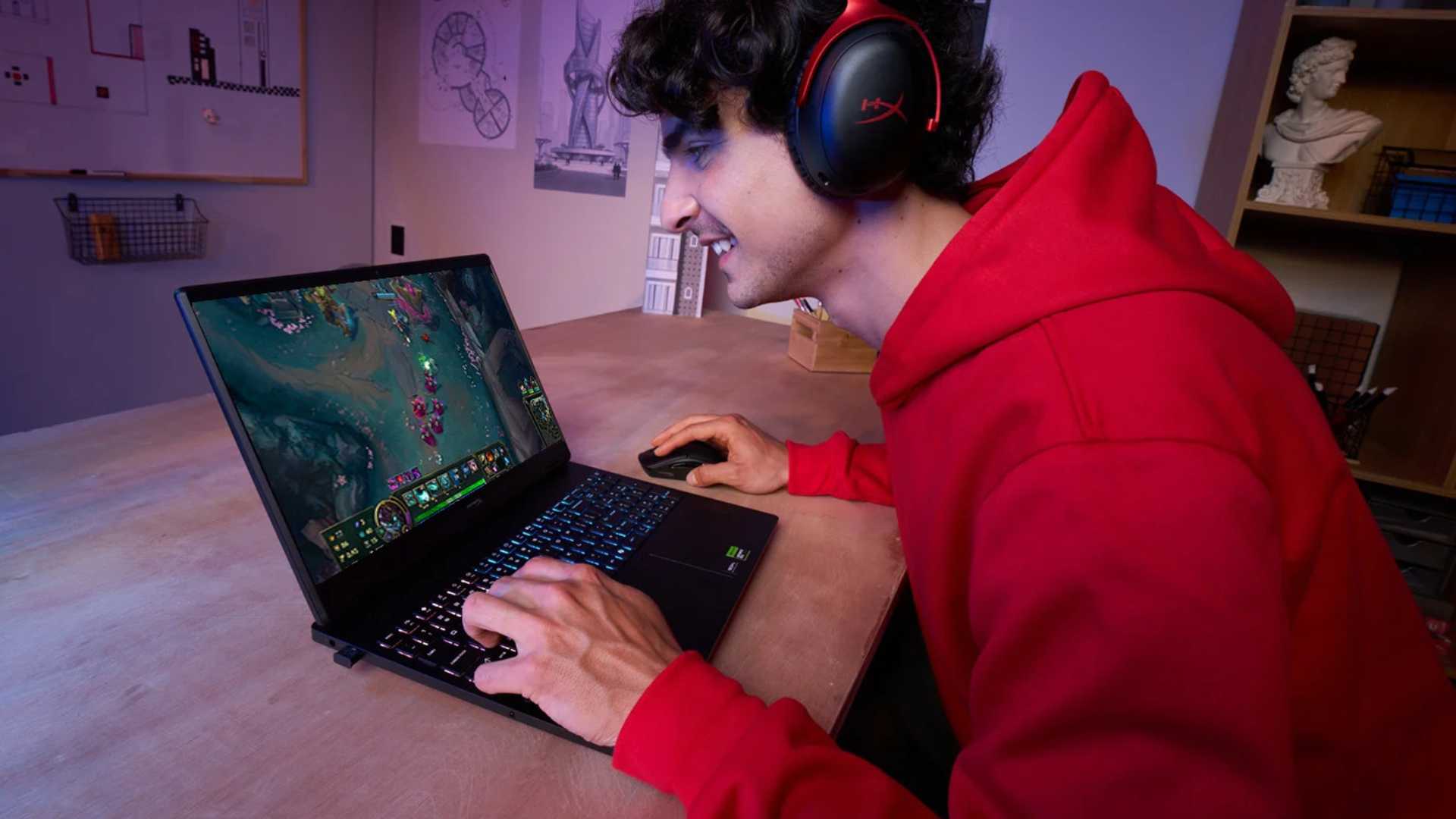 HyperX OMEN 15 llega al Perú con IA y potencia gamer