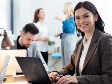 Perfiles digitales en administración y finanzas lideran demanda laboral