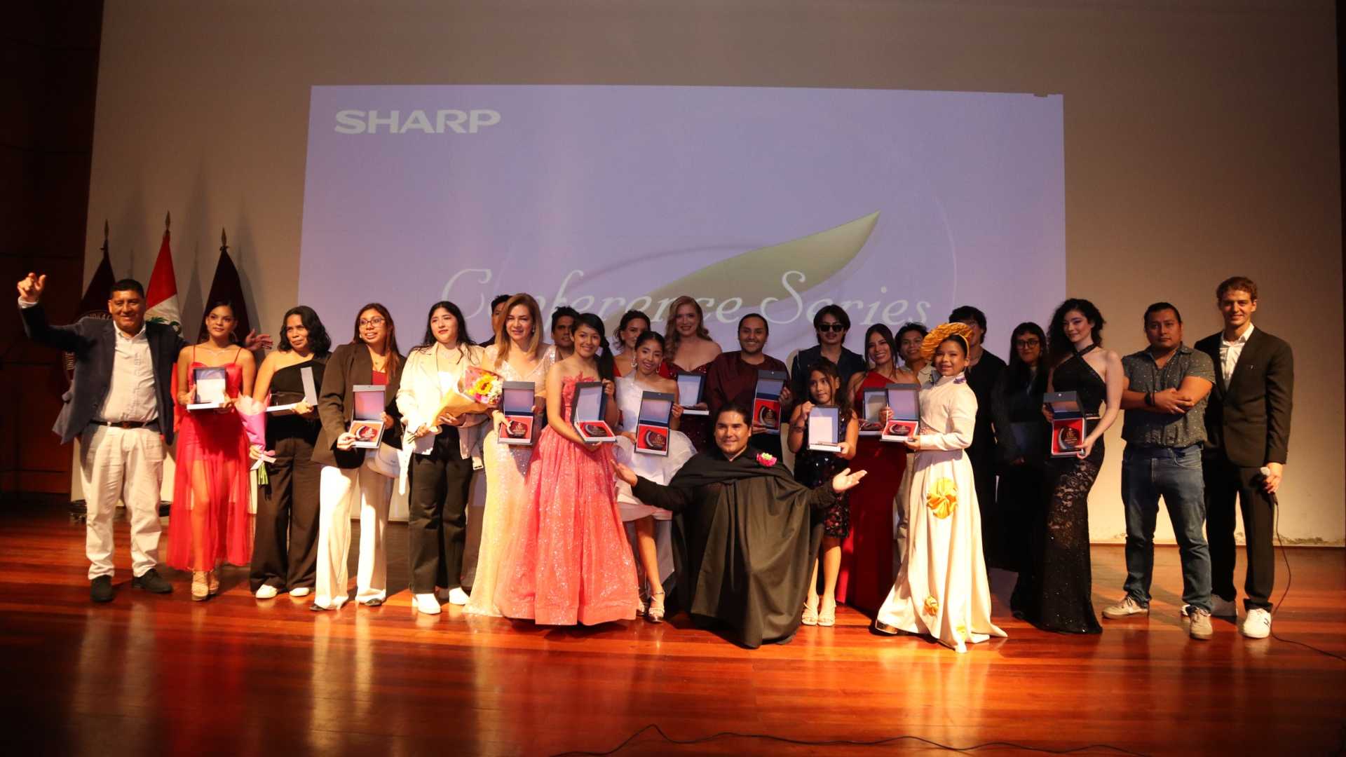 Premios PAFS reconocen a lo mejor de la moda peruana 2026