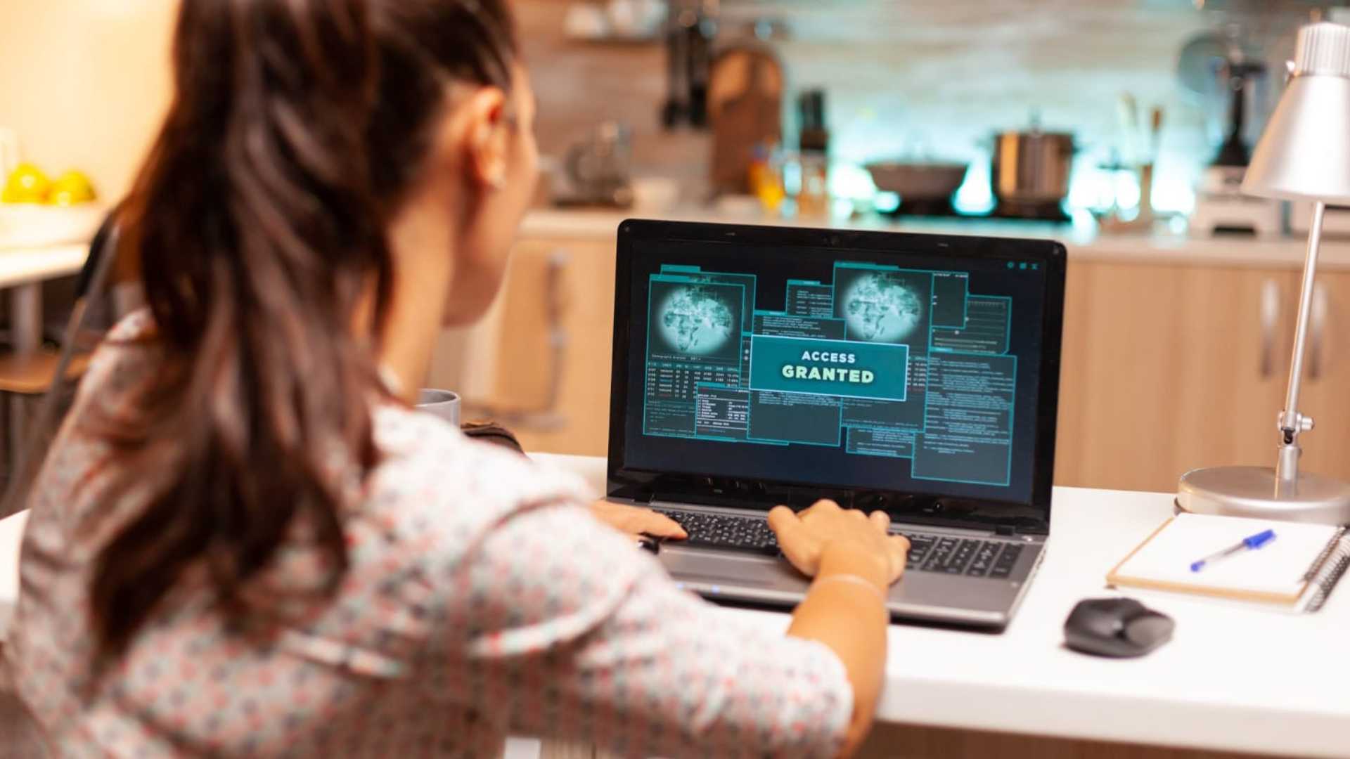 Ataques con falsas apps de IA a PyMEs se disparan en 2026