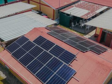 Electrificación solar de Nexans mejora centros de salud en Piura