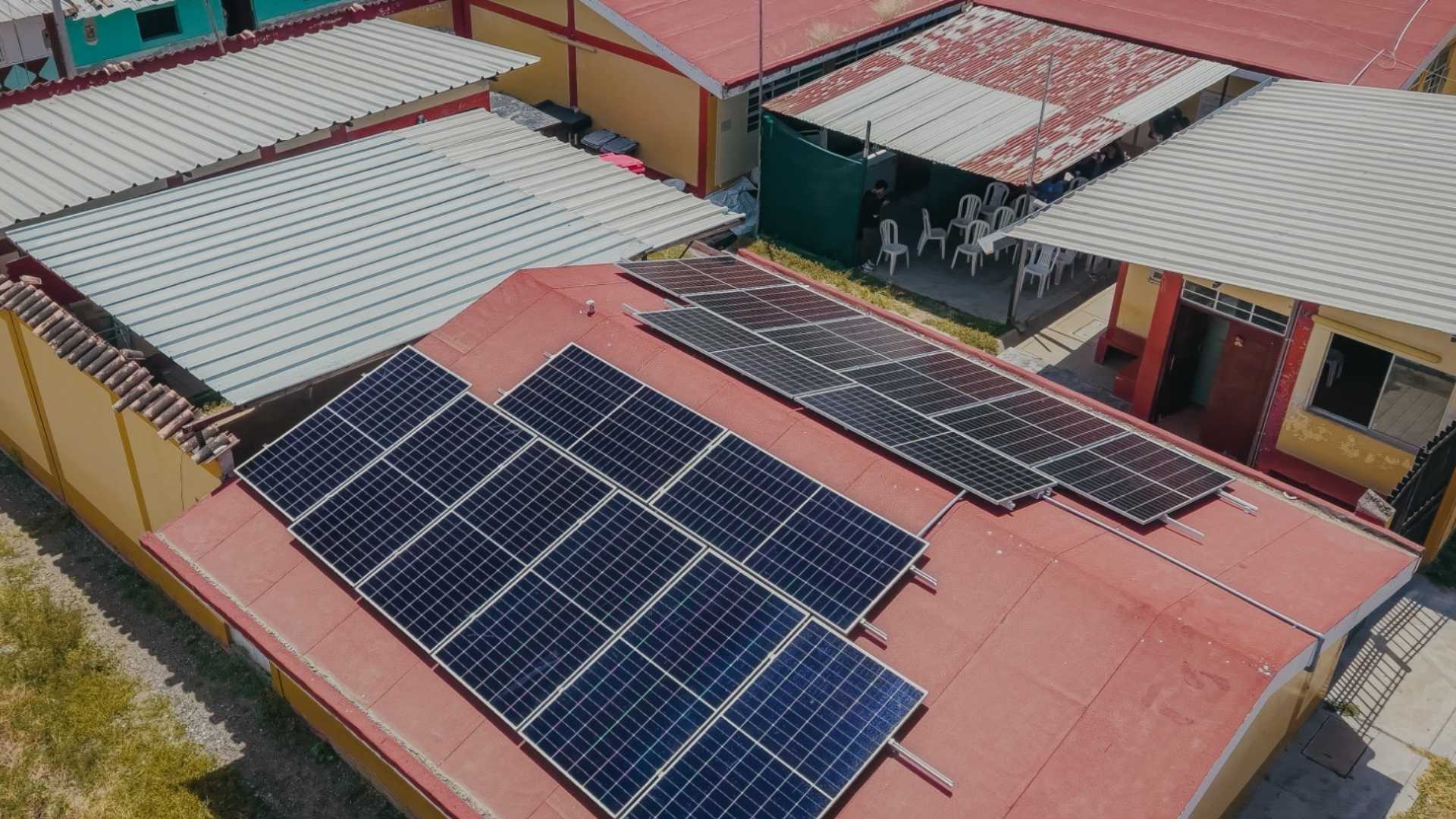 Electrificación solar de Nexans mejora centros de salud en Piura