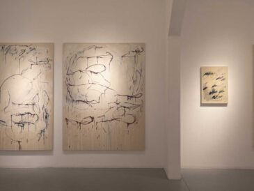 Vesper Tzu abre sus salas a la abstracción: un viaje visual por la identidad, el cambio y la resiliencia