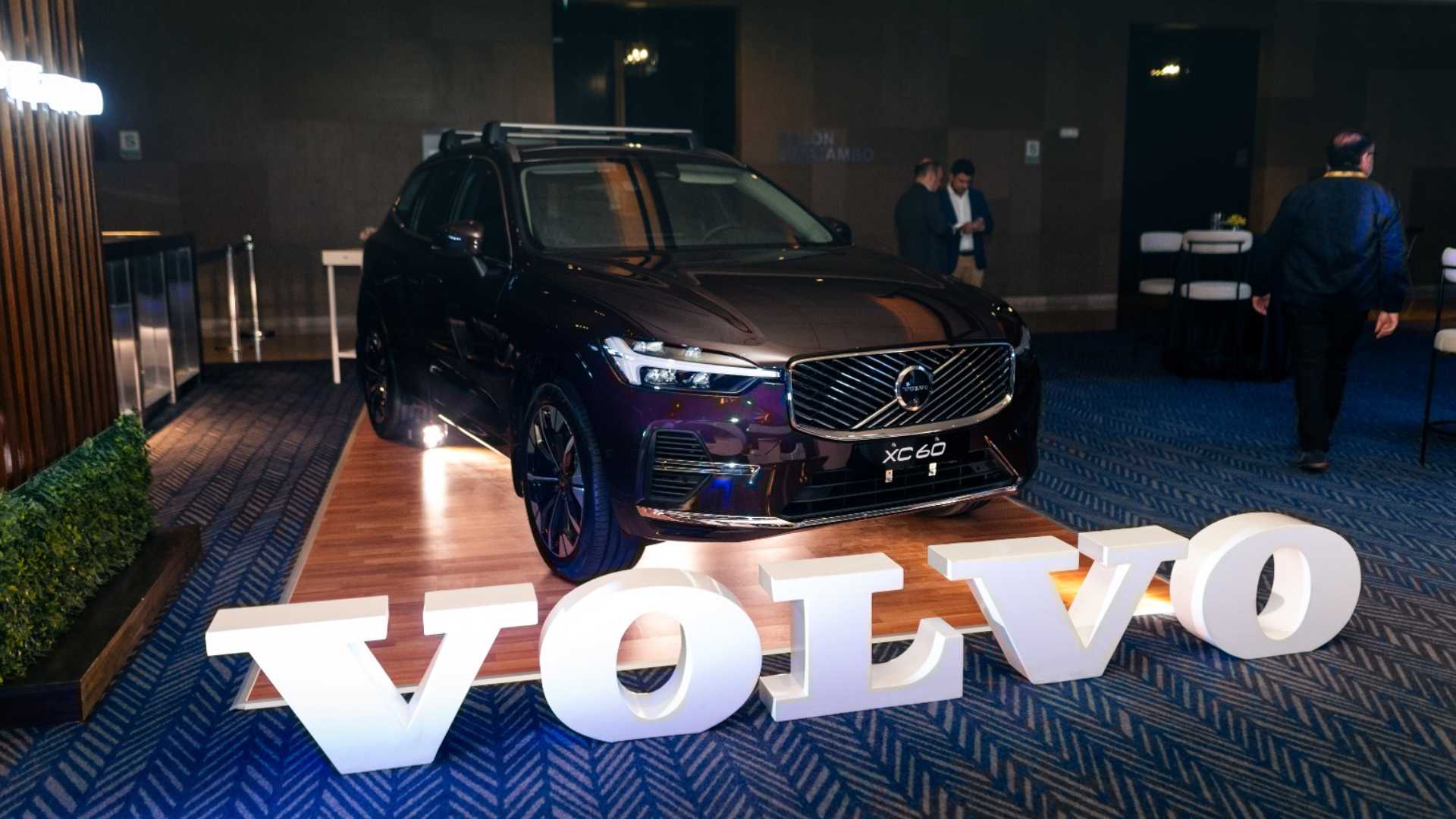 Volvo presentó el XC60 híbrido en Vistage Perú 2026