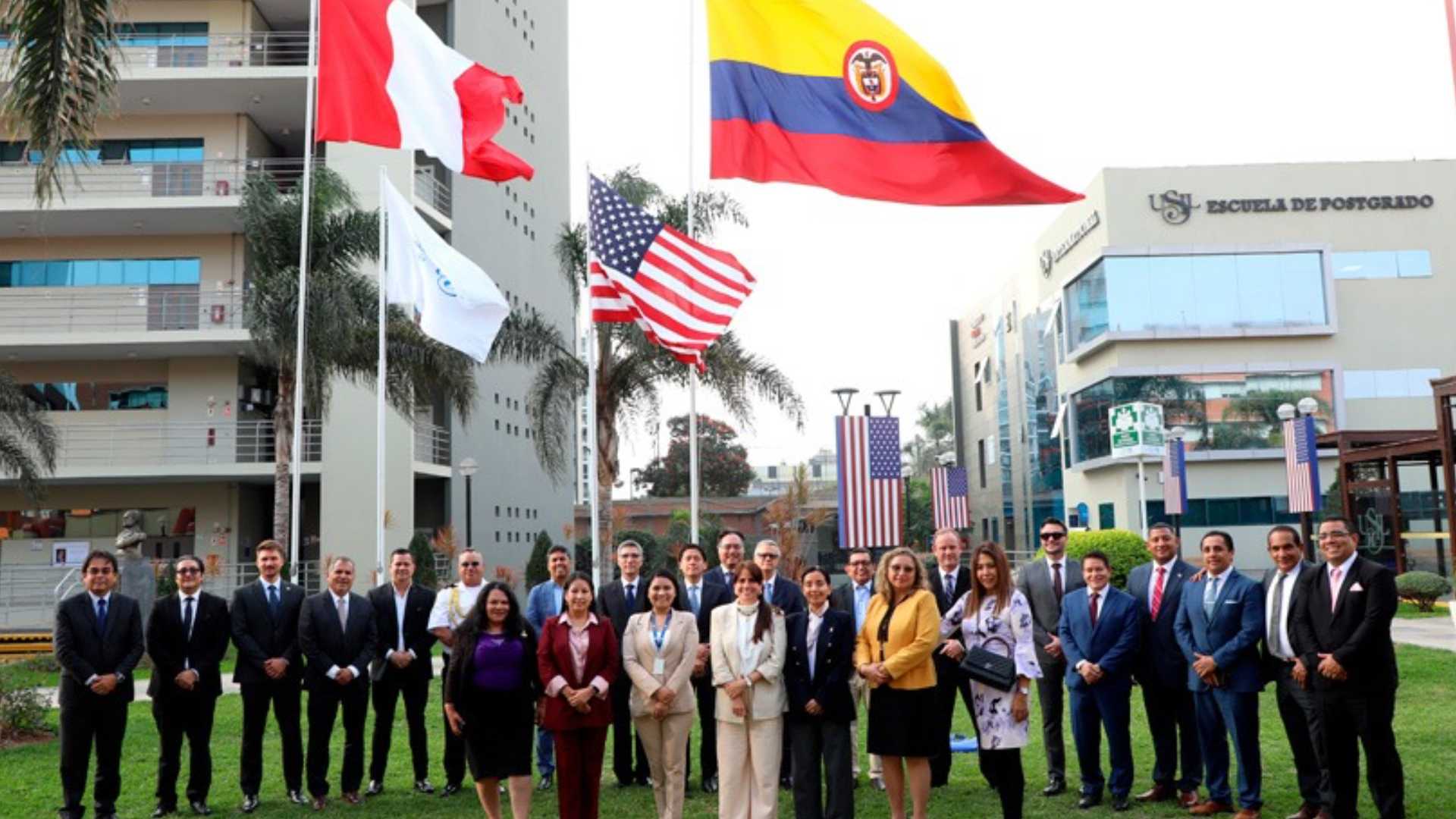 Autoridades y líderes empresariales de Colombia visitan la USIL