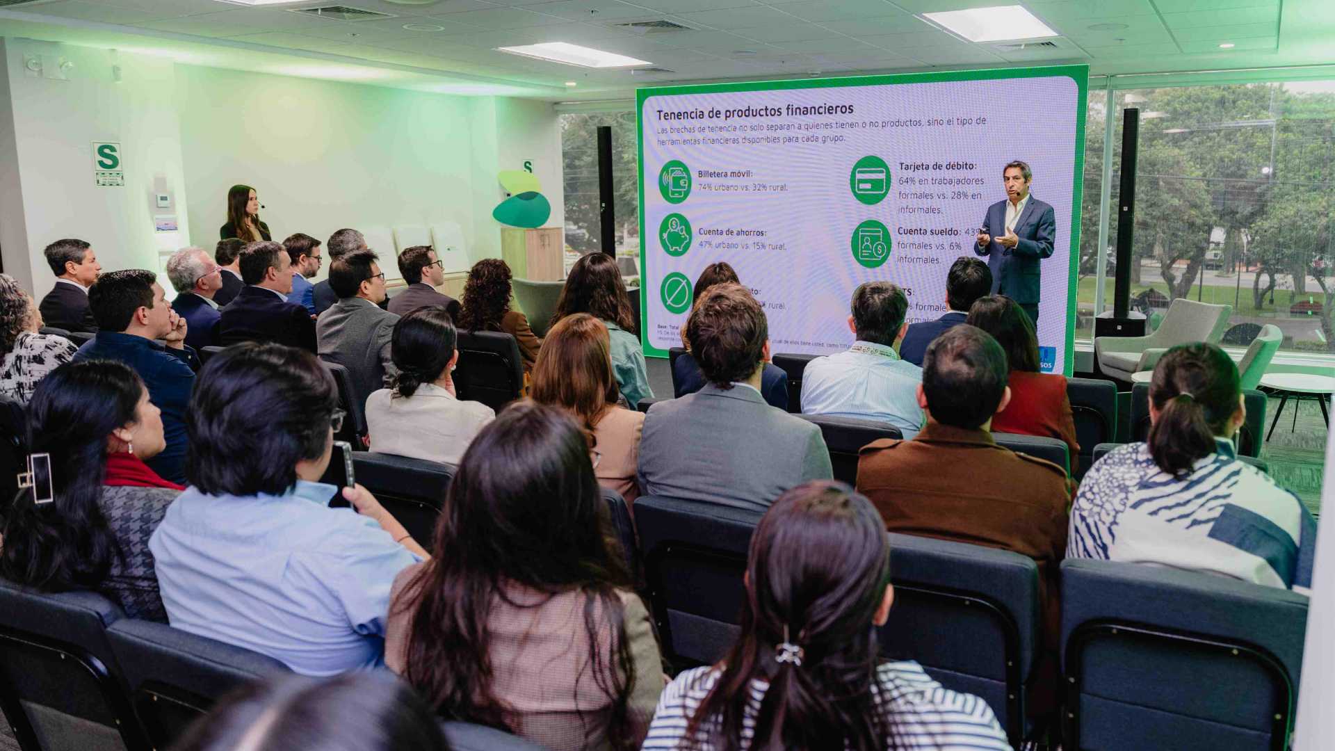 Estudio revela que peruanos obtienen en promedio nota 9 sobre 20 en conocimientos financieros