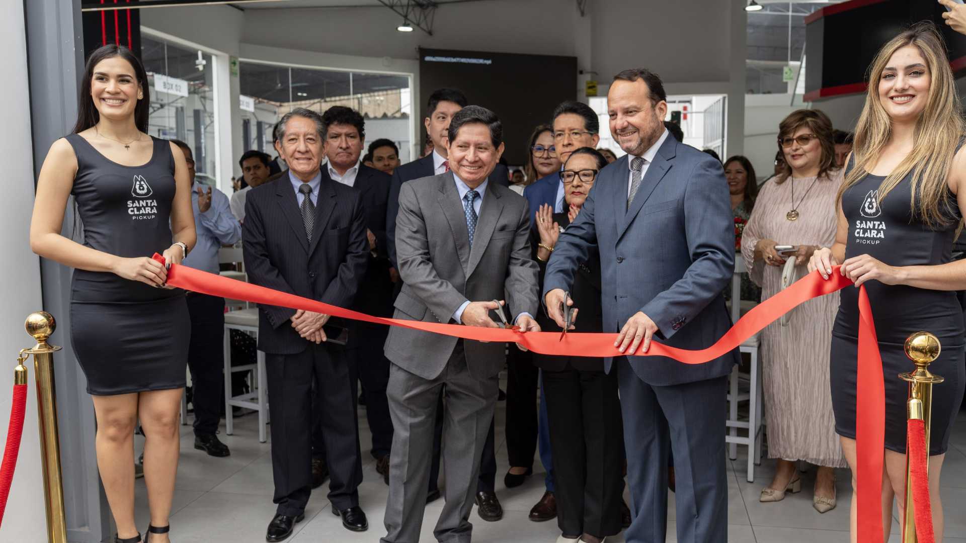 Grupo Santa Clara inaugura su primera tienda integral Santa Clara Pickup