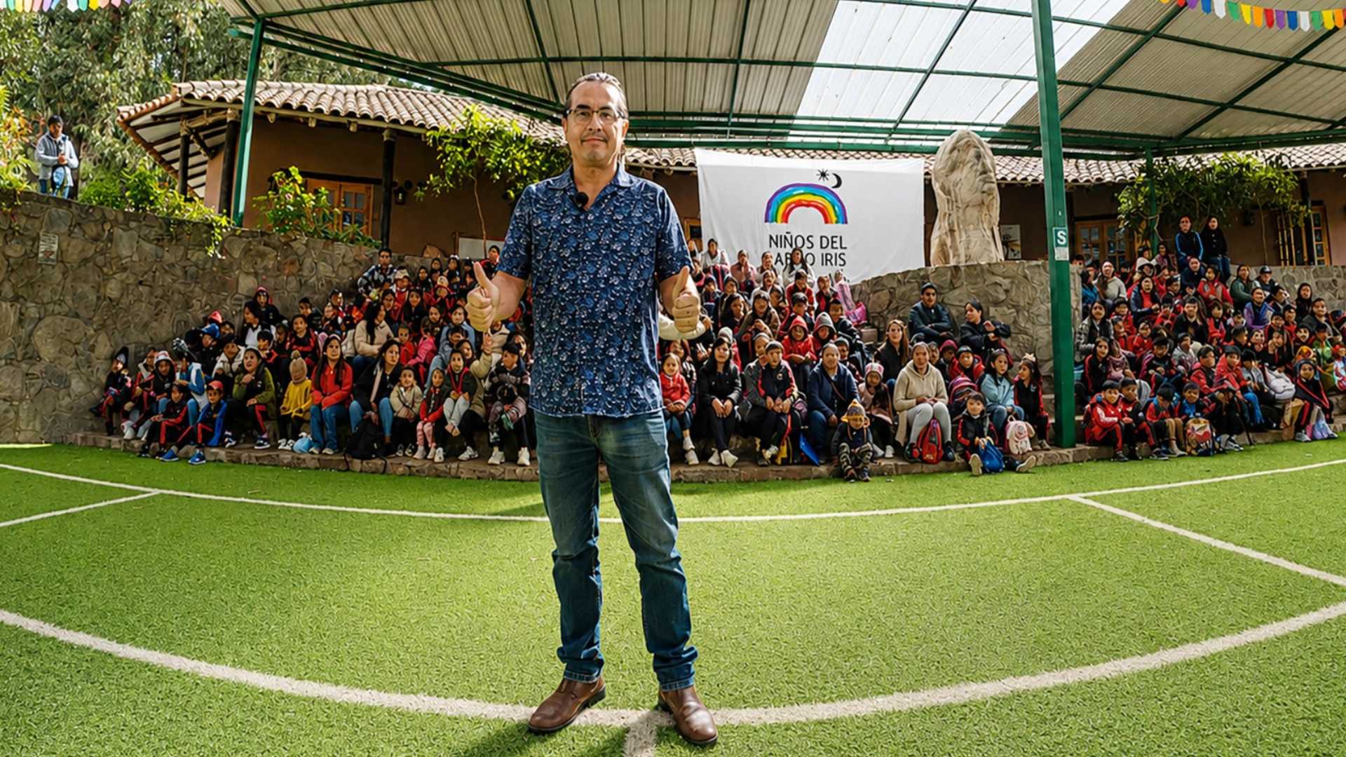 José Luis Madueño visitó en Urubamba a Niños del Arco Iris