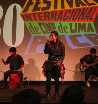 Lenin Tamayo presentó Q Pop en el 30° Festival de Cine de Lima y emocionó al público con un showcase en vivo