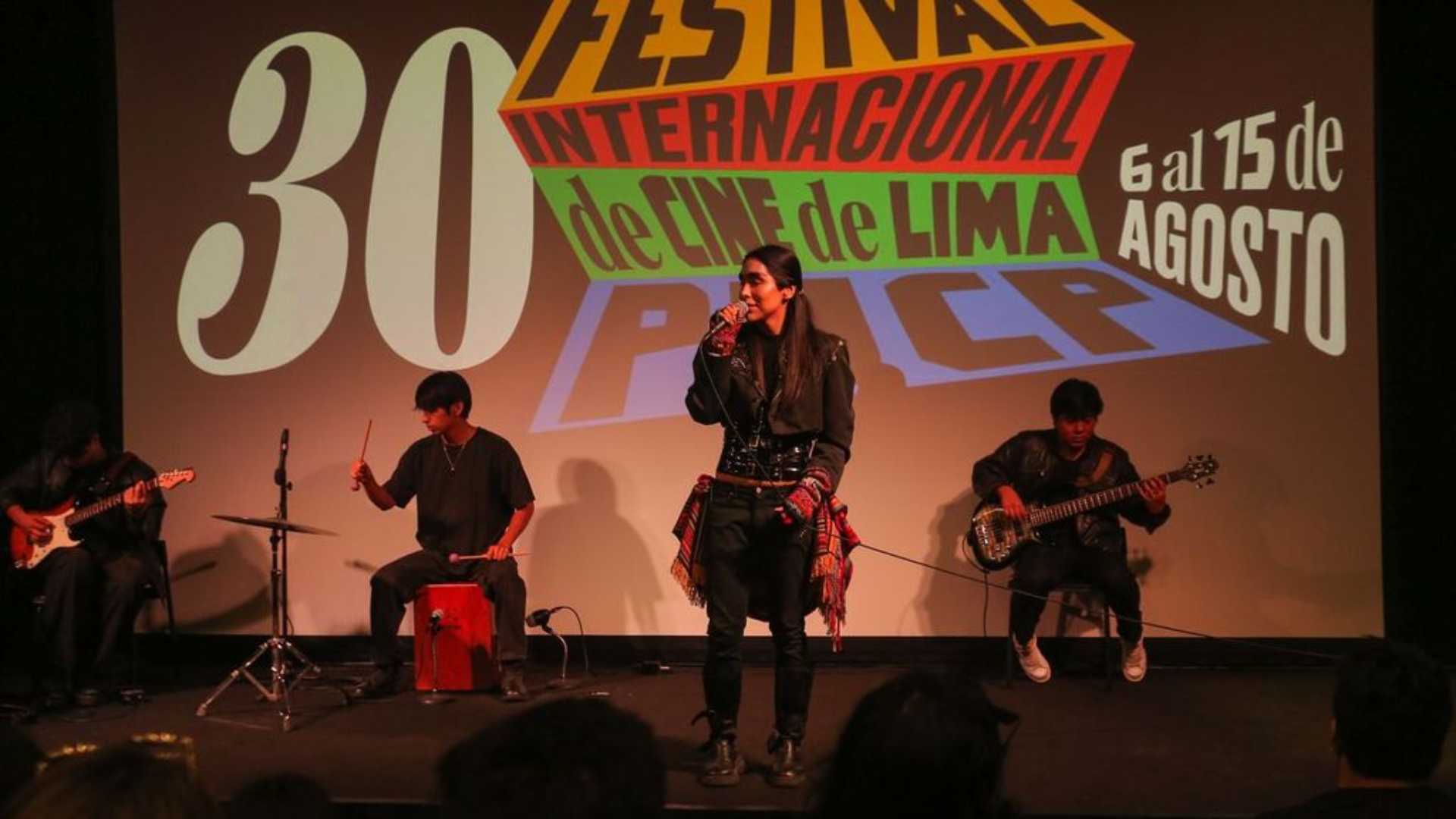 Lenin Tamayo presentó Q Pop en el 30° Festival de Cine de Lima y emocionó al público con un showcase en vivo