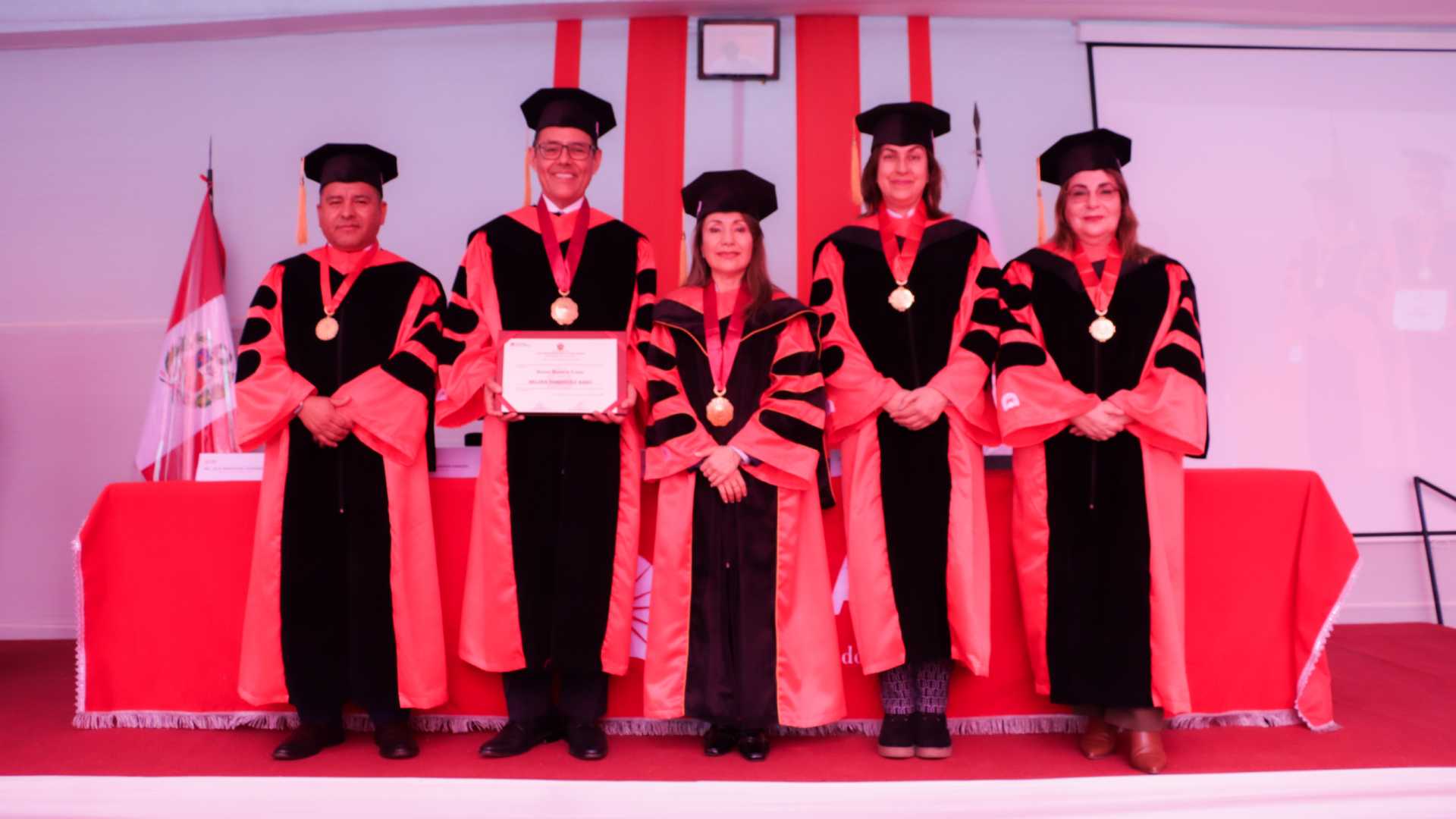Universidad María Auxiliadora distingue al presidente del Tribunal Constitucional