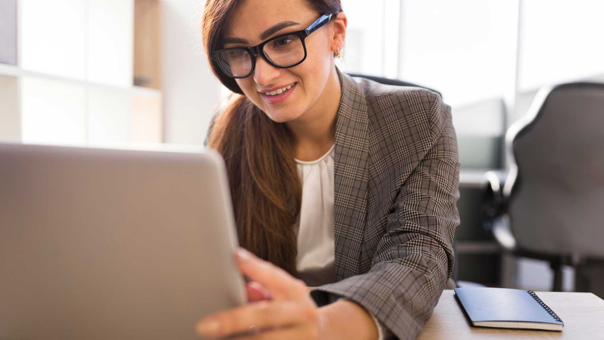 ¿Tu primera búsqueda laboral? Así puedes protegerte de las estafas digitales