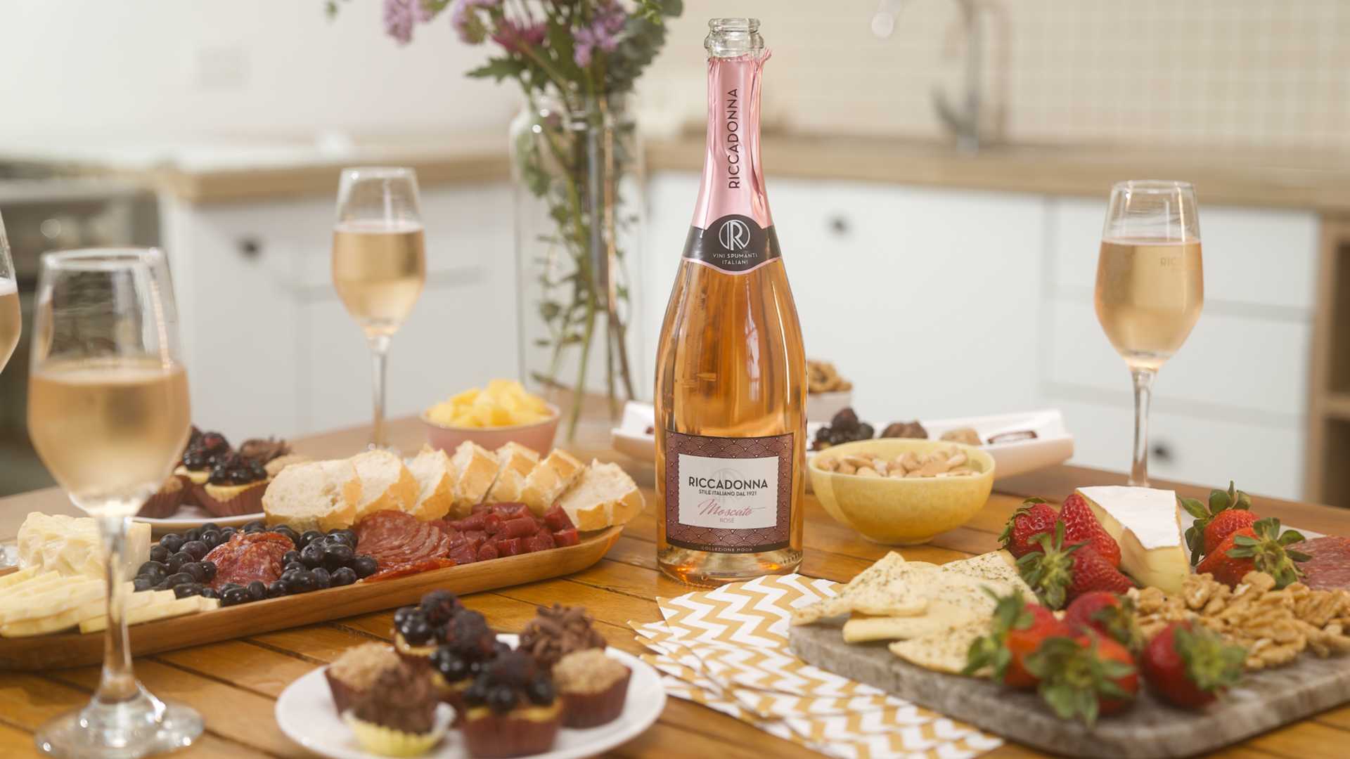 Cómo disfrutar un aperitivo en casa: claves para transformar un encuentro cotidiano