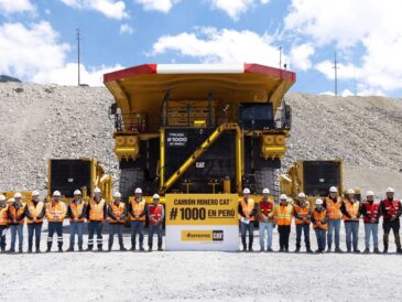 Ferreyros entrega el camión minero Caterpillar número 1,000 en el Perú