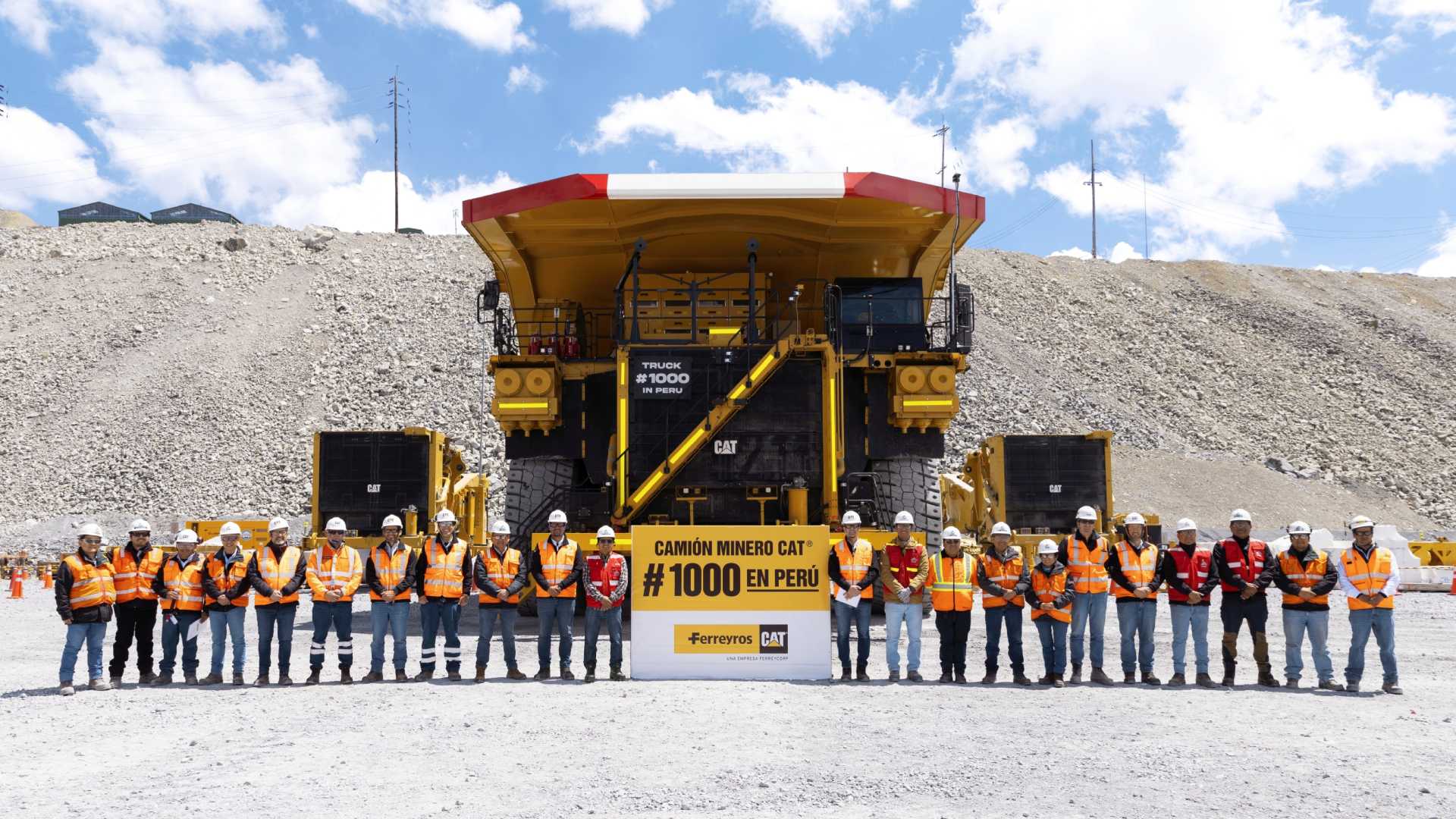 Ferreyros entrega el camión minero Caterpillar número 1,000 en el Perú